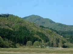 山形・新潟「日本国山」全景
